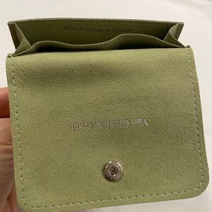 Sold out!Van Cleef pouch for necklaces